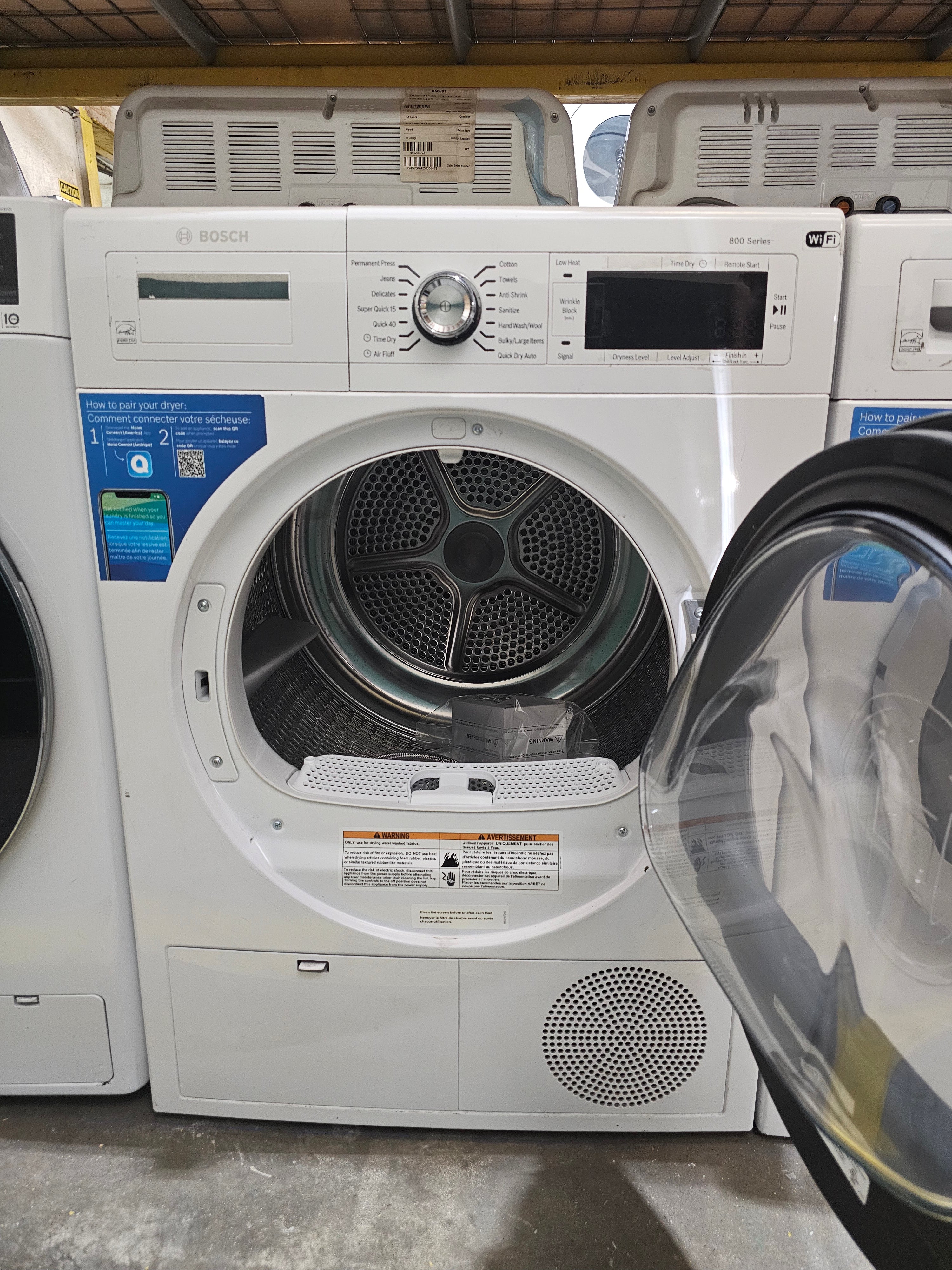 Bosch - 800 Series 4 Cu. Ft. Stackable Smart Electric Dryer with SuperQuick 15 - White